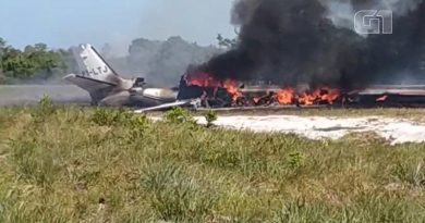 Aeronave caiu em Maraú, na Bahia — Foto: Dudu Face/Camamu Noticias