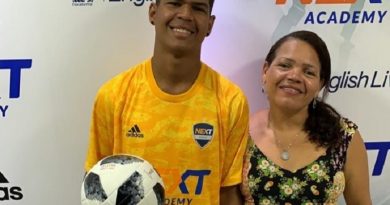 FOTO ALISSON E MÃE - ACERVO PESSOAL