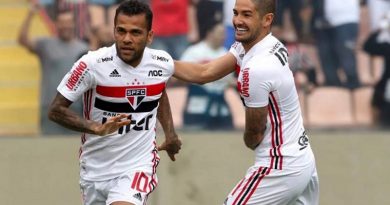 Sao-Paulo-2020-Daniel-Alves-e-Pato-Rubens-CHiriass-990x556