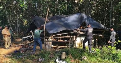Um dos acampamentos destruídos pelos policiais e fiscais da Semas, na operação desta terça-feira (23) (Semas)