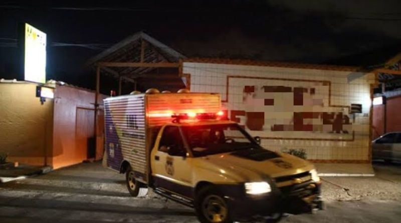 13EE2B2B-73BE-41C6-9E8B-2E4FA1E5D5ED