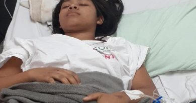 Elaine passou por cirurgia nas duas pernas ,continua internada , estado de saúde ainda não estável (Foto:Via WhatsApp)