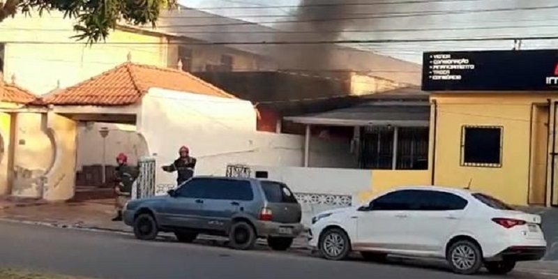 Incendio-destroi-casa-em-Santarem-e-assusta-moradores