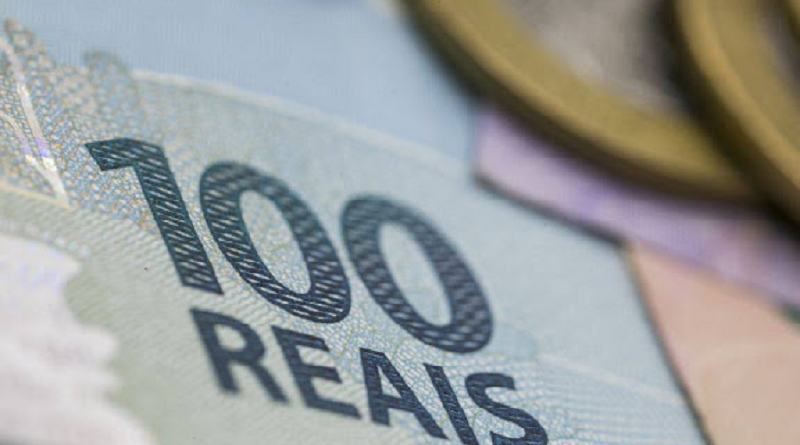 cem reais