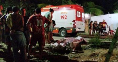 pai-filho-eletrocutados-igarape-piorini-manaus-696_00615763_0_