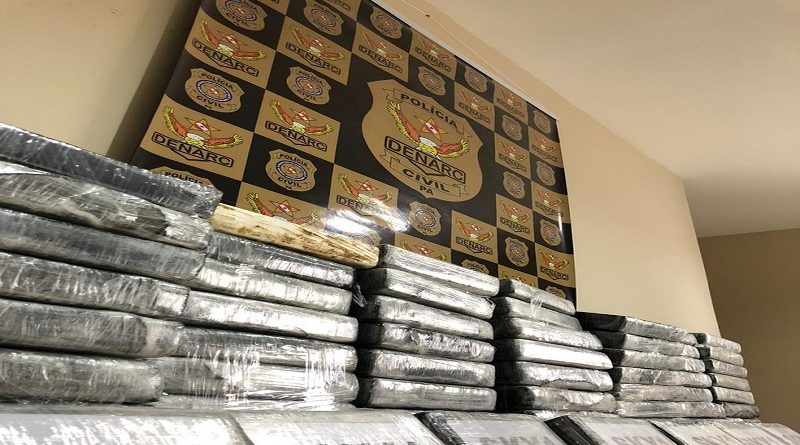 Polícia apreende 70 tabletes de cocaína em veículo no bairro do Jurunas, em Belém — Foto: Diego Feitosa/TV Liberal