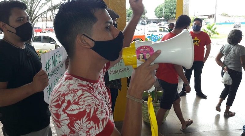 Protestos marcaram votação do reajuste de salários de prefeito, vice, vereadores e secretários municipais — Foto: Reprodução/Redes sociais