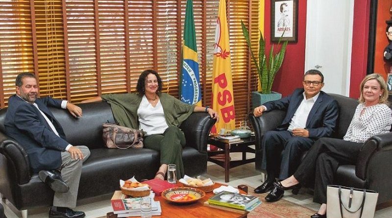 xesquerda.png.pagespeed.ic.ej4HOACGm9