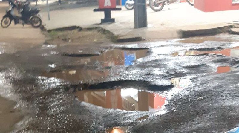 Rua com acesso a jamanxim  teve clamor popular para prefeitura fazer o concerto (Foto:Via WhatsApp)