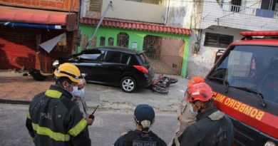 Assaltantes-em-fuga-s-o-perseguidos-e-um-deles-morre-imprensado-contra-muro