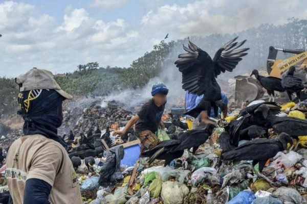 Este é um dos 2.612 lixões a céu aberto que existentes no BrasilJoão Paulo Guimarães/Especial para o Metrópoles