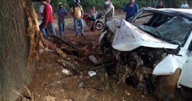 acidente-carro-bate-árvore-MT-140-em-Sinop-e-morre-morte-696x430