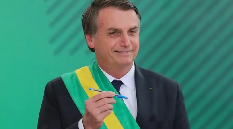 bolsonaro caneta