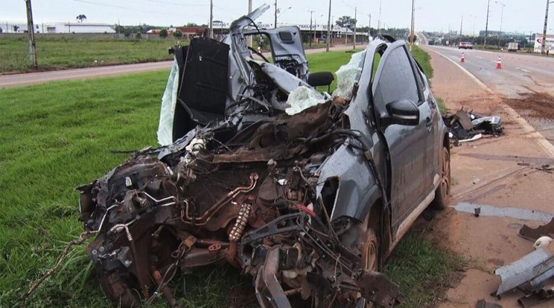 Colisão-Fox-e-cFord-F600-BR-163-Sinop-março-2022-Caliu-MenezesCidade-Verde-990x556