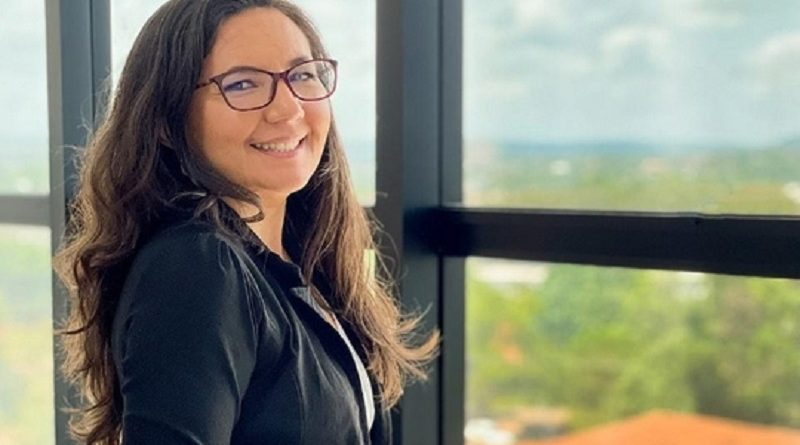 Professora Dra. Aldenize Xavier, reitora nomeada