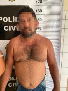 Rosona do tráfico, vulgo Rosa tatuzão, Jairo e esposa. Com eles foi encontrado, vários celulares, uma boa quantidade de intorpescentes, aparentando cocaína, maconha e crack, e ainda uma boa quantidade de dinheiro.