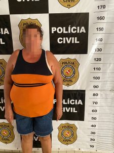 Rosona do tráfico, vulgo Rosa tatuzão, Jairo e esposa. Com eles foi encontrado, vários celulares, uma boa quantidade de intorpescentes, aparentando cocaína, maconha e crack, e ainda uma boa quantidade de dinheiro.
