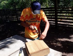 Produção de caixas para criação de abelhas também é uma alternativa para comercialização- MRN