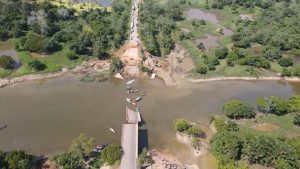 Manaus (AM) – Na última quarta-feira (28) a queda de uma ponte no km 25 da BR-319, no município de Careiro Castanho, deixou várias vítimas. A tragédia ganhou repercussão nacional.