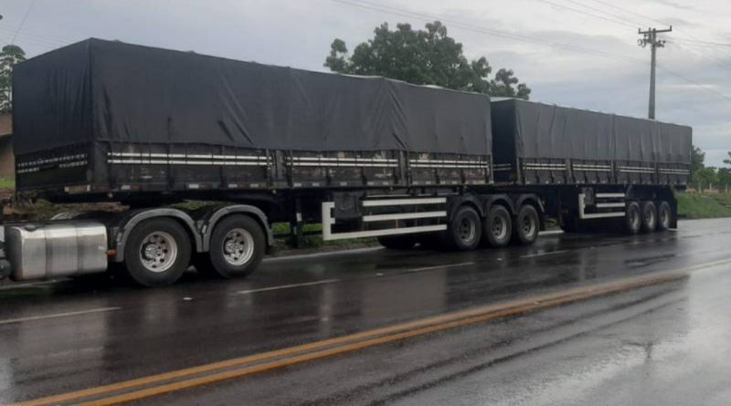 Carreta-cachaca-e-vodka_00784844_0_