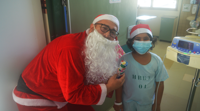 Letícia Ramalheiro recebeu a visita do Papai Noel_Instituto Mais Saúde(1)
