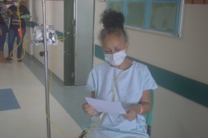 Paciente Ameliane Ferreira se emocionou cantando as músicas natalinas_Instituto Mais Saúde(1)