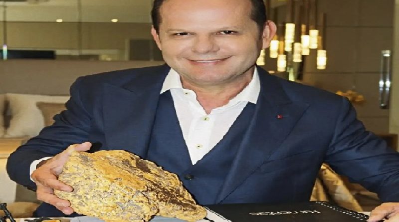 OSTENTAÇÃO - O empresário nas redes sociais: ao lado de jato particular e durante encontro com amigos em jet skis em uma praia de rio no Pará – Fotos @valdineimsouza/Instagram