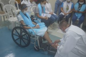 Marília Barros participou do Rito do Lava-pés_Instituto Mais Saúde(2)