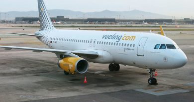 Vueling-A320-smile-aviao-BCN-1024x683