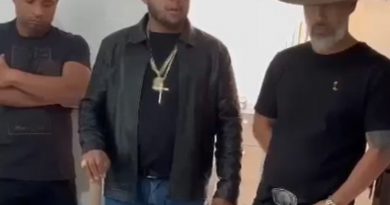 Grupo do chicote (foto:Reprodução)