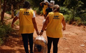 edit_1voluntarioscapa_1