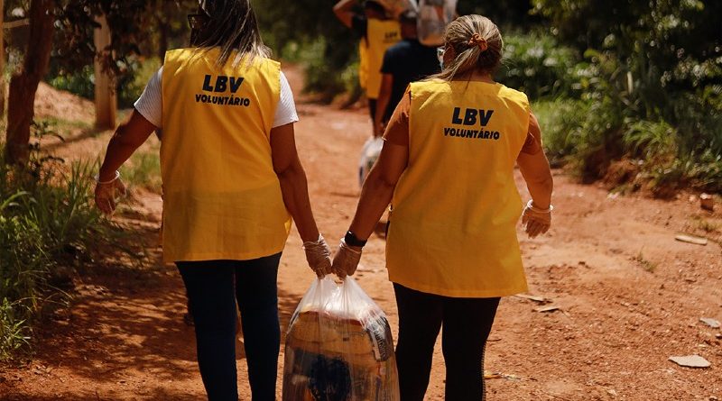 edit_1voluntarioscapa_1