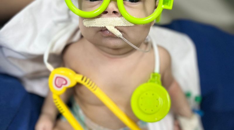 Bebes da UTI Neonatal participaram de ensaio fotografico em homenagem ao dia dos médicos. fotografia Ascom HRSP (1)