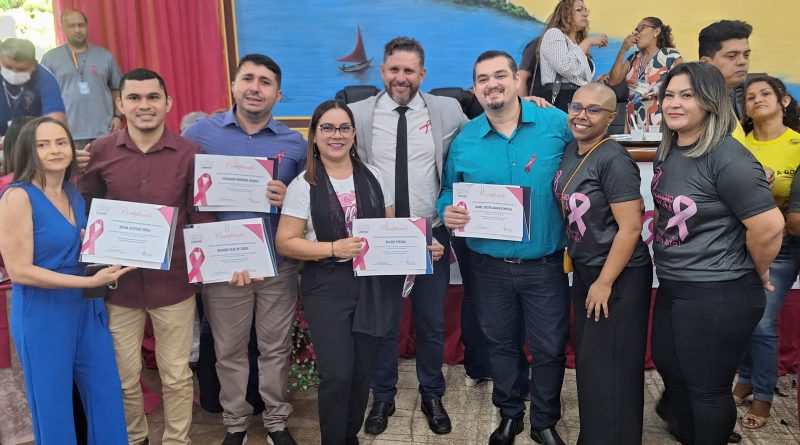 Colaboradores do hospital receberam homenagem durante a sessão_Instituto Mais Saúde