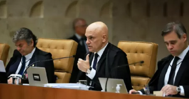 29nov2023---o-ministro-alexandre-de-moraes-do-stf-que-propos-a-tese-acatada-pelos-ministros-da-corte-1701285839713_v2_450x337