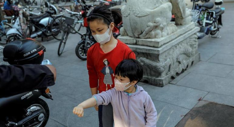 coronavirus-pequim-criancas-mascara-14042020081002588