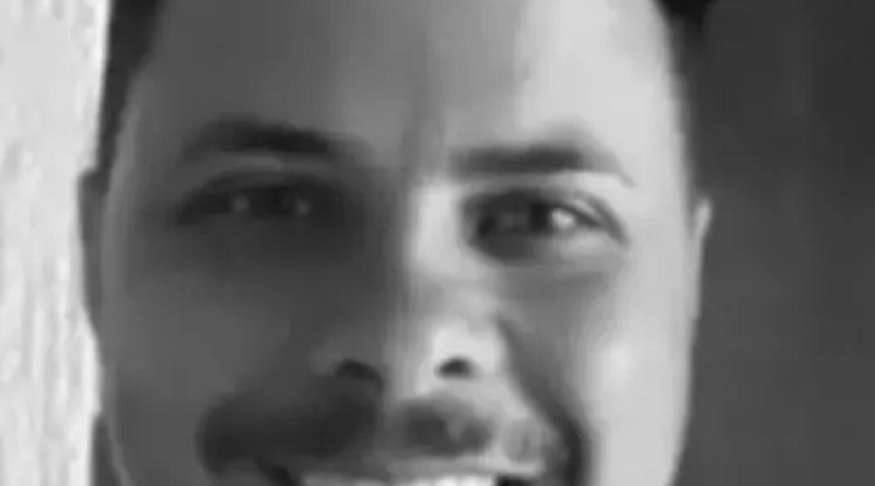 pai-mata-filho-divida-526x600