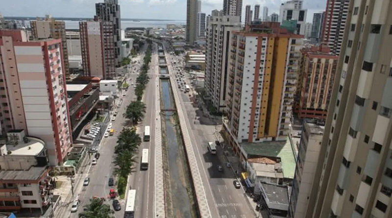 Vista aérea de avenida em Belém. — Foto: Igor Mota / Amazônia Hoje