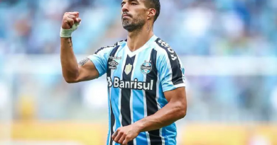 Suarez-atacante-do-Gremio