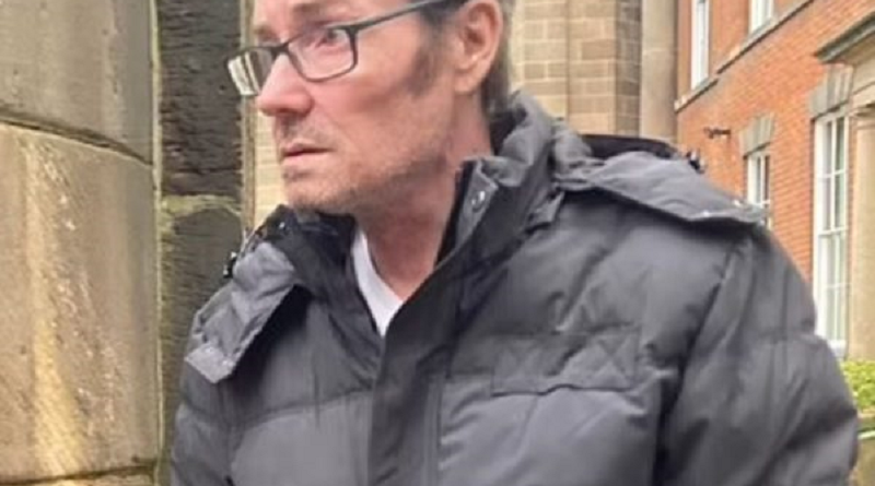 homem-esconde-corpo-amigo-600x522