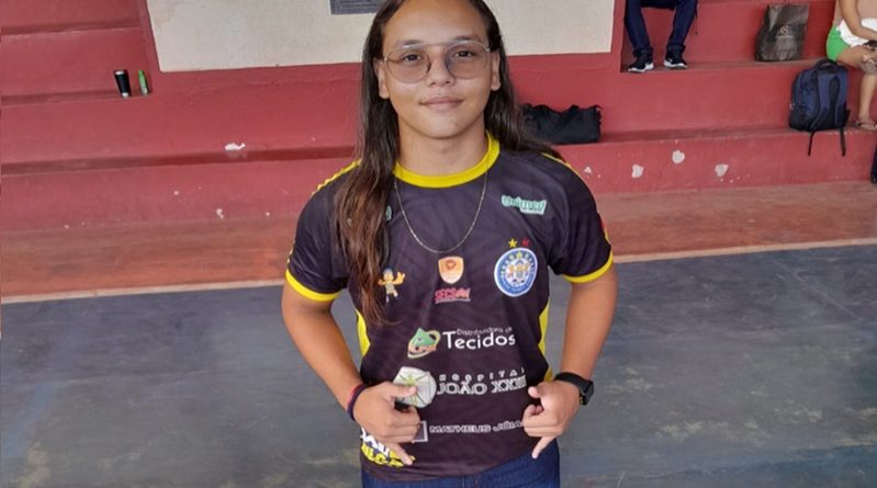 Marcos passou anos com os cabelos longos, para fazer a doação_Arquivo pessoal (3)