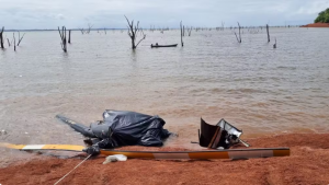 Helicóptero caiu em lago no Pará e deixou três mortos — Foto: Dione Freires/TV Liberal