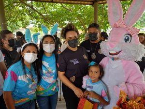 Crianças receberam chocolates de Páscoa_Instituto Mais Saúde (2)