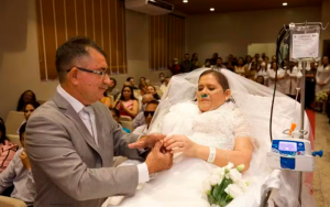 Casal realiza casamento em hospital após noiva ser internada com câncer no Pará — Foto: Rafael Diniz/Ascom HOL