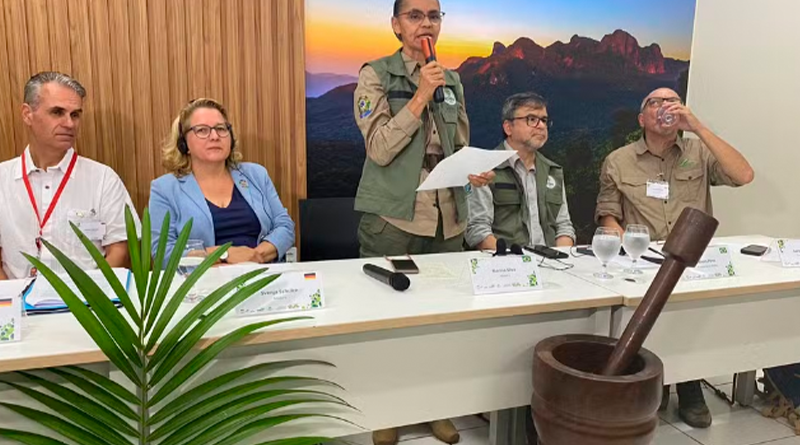 Marina Silvia durante o discurso de inauguração em Santarém — Foto: Kamila Andrade/g1