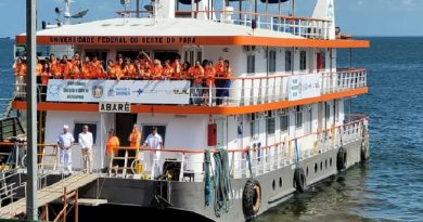 Barco hospital escola Abaré realiza quinta expedição do ano de 2023 com estudantes do Grupo Inspirali — Foto: Sílvia Vieira / g1