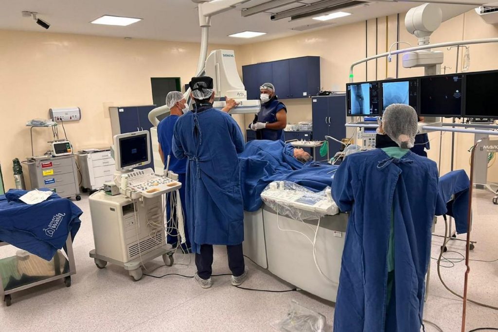 O-serviço-de-hemodinamica-ganhou-novo-procedimento-de-cirurgias-endovascular.-Fotografia-Ascom.jpg
