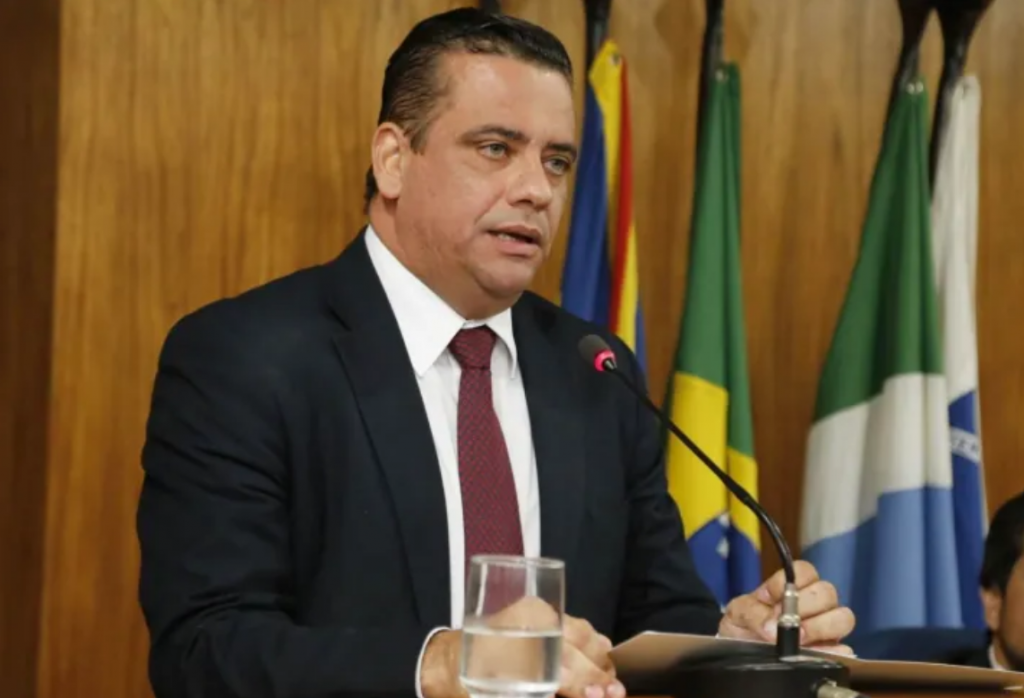 Trocar imagemTrocar imagem Sérgio Fernandes Martins - presidente do TJ-MS Trocar imagemTrocar imagem Vladimir Abreu Da Silva - futuro vice-presidente do TJ-MS • Reprodução Trocar imagemTrocar imagem Sideni Soncini Pimentel - futuro presidente do TJ-MS • Reprodução Trocar imagemTrocar imagem Trocar imagemTrocar imagem Marcos José de Brito Rodrigues- desembargador do TJ-MS • Reprodução Trocar imagemTrocar imagem5 de 5 Alexandre Aguiar Bastos - desembargador do TJ-MS • Reprodução