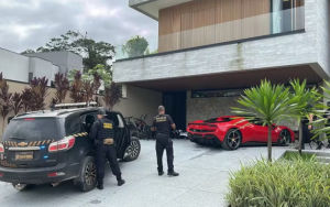 PF faz operação em cinco estados e três países contra tráfico internacional de drogas com barcos e veleiros — Foto: Danilo Santos/g1