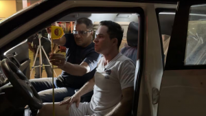 O médico e namorado da vítima Bruno Felisberto do Nascimento Tomiello  de 29 anos participa da simulação do crime  realizada pela Politec Foto- Reprodução (1)